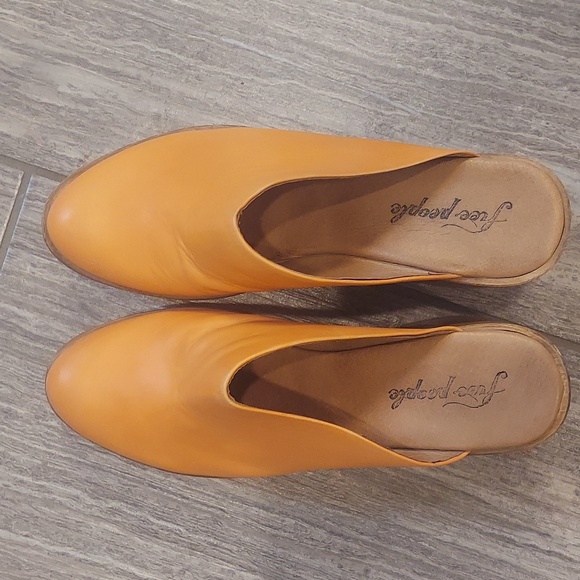 Free People Clogs - Picture 2 of 3